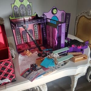 Mattel Monster High High School Playset, model number X3711, from 2012. Like New